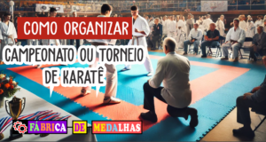 Como Organizar um Campeonato de Karatê do Zero e Atrair Muitos Atletas Dois atletas disputando um campeonato de karatê em um ginásio, com árbitro, público nas arquibancadas e mesa com troféus e medalhas ao fundo