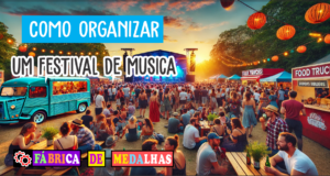 Como Organizar um Festival de Música: Guia Completo para Criar um Evento Inesquecível "Festival de música ao ar livre ao entardecer, com multidão animada em frente ao palco iluminado, banda ao vivo, luzes decorativas e barracas de comida no fundo."